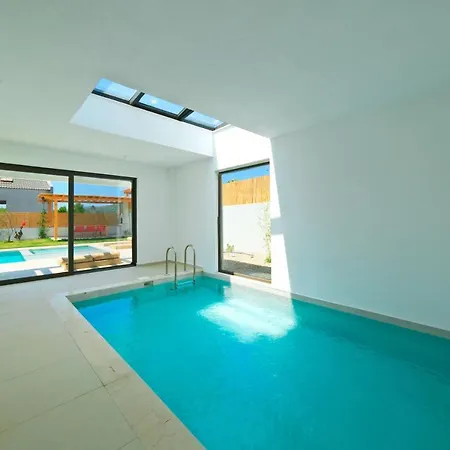 Вилла Neo With 2 Private Pools, Bbq, Jacuzzi And Sauna
